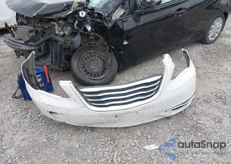 2011 Chrysler 200 Touring z USA, uszkodzony, nr VIN 1C3BC1FG4BN521162